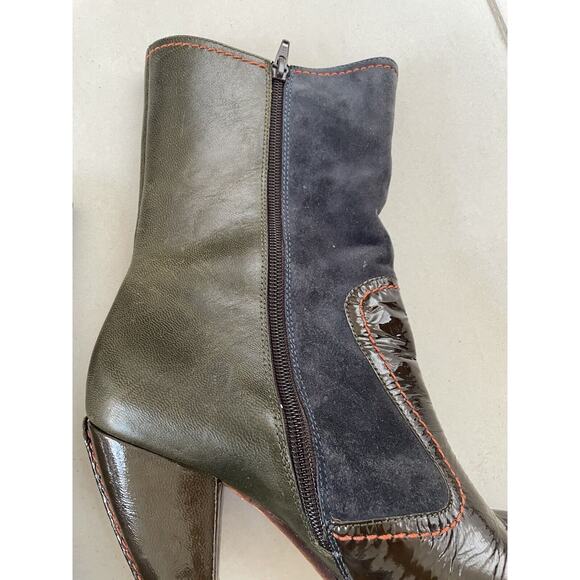 True Religion Calf Boots Leather Suede Buttons Side Zip FLAWS - Picture 3 of 16